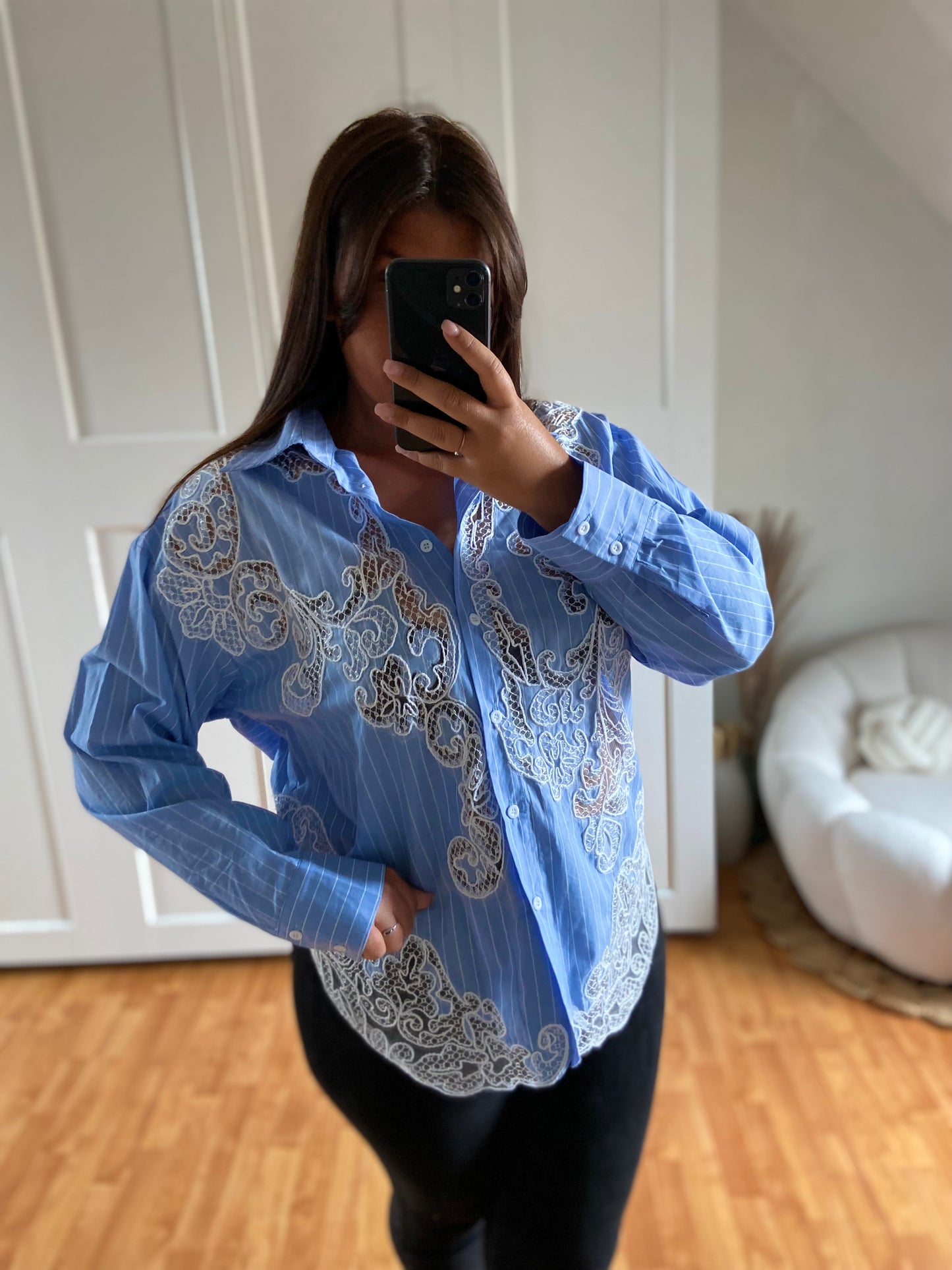 Chemise bleu à dentelle | FERYEL