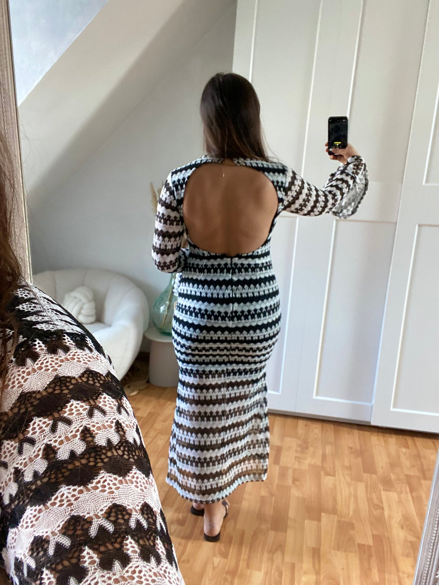 Robe moulante manche évasée | Blanc & Noir| EMMA