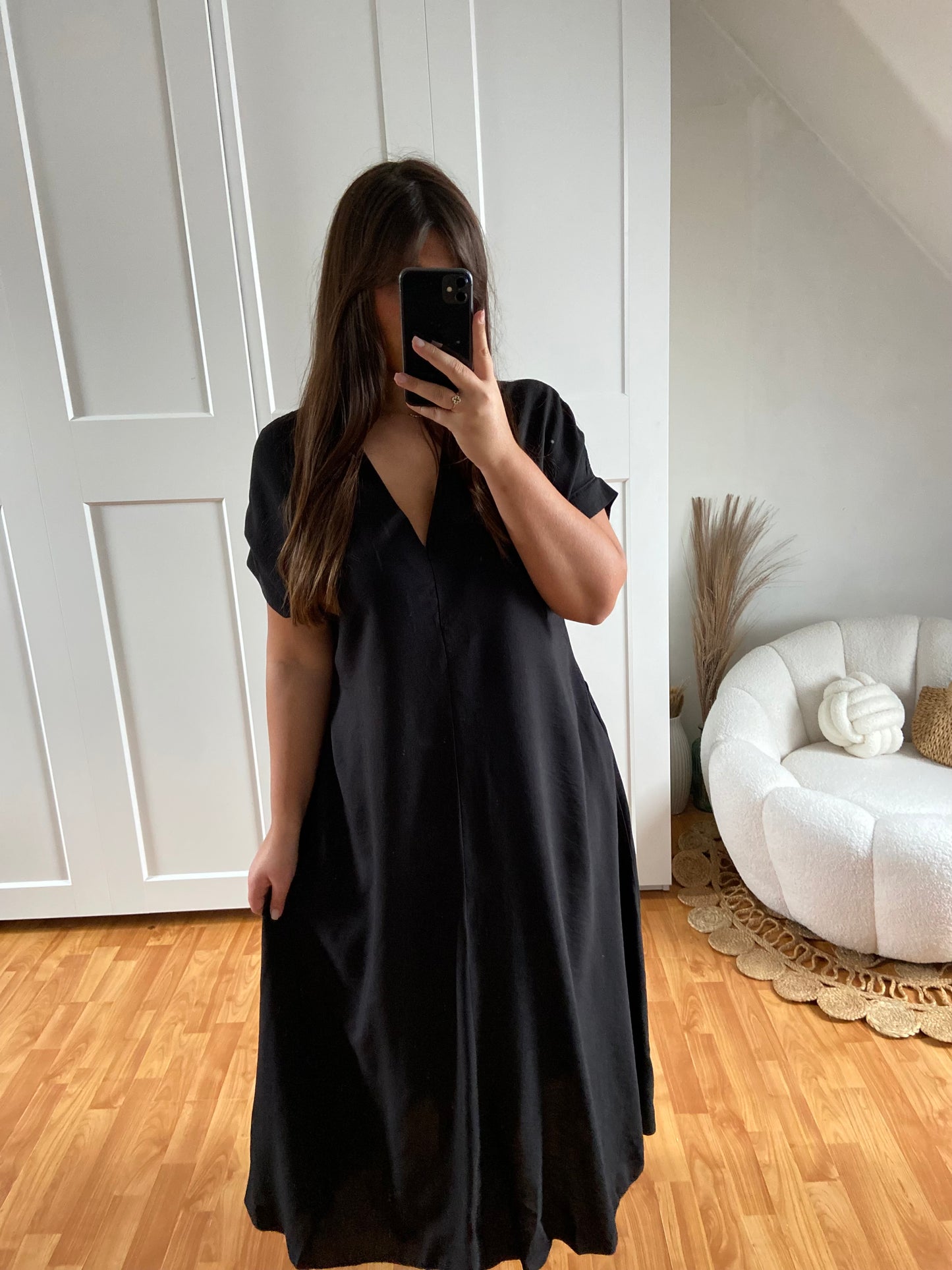 Robe fluide avec poche | Noir | ELVIA